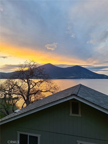 11515 Lakeshore Dr, Clearlake, CA 95422