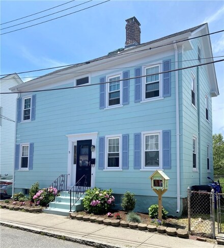 5 Byrnes St, Newport, RI 02840