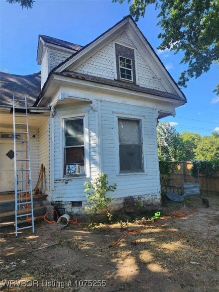 1215 N 5th St, Fort Smith, AR 72901