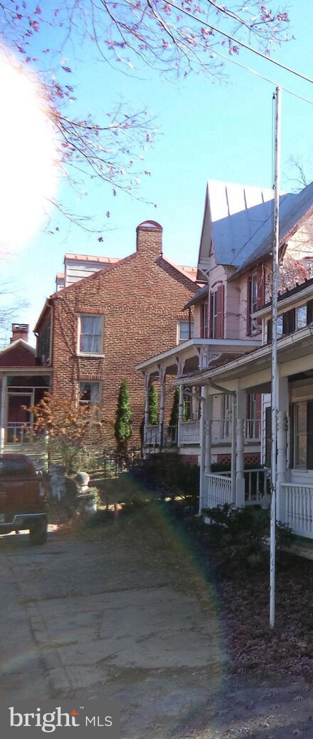 549 Park Row Place, Harpers Ferry, WV 25425