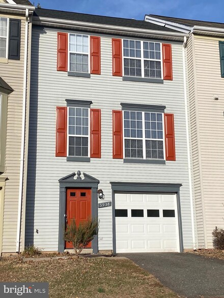 5938 Baron Kent Ln, Centreville, VA 20120