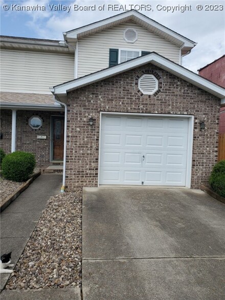 814 5th Ave, Saint Albans, WV 25177