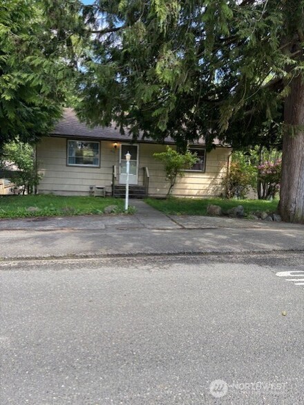 4711 Seahurst Ave, Everett, WA 98203