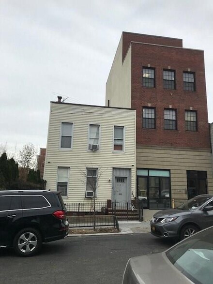 421 39 St, Brooklyn, NY 11232