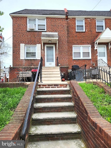 610 Cedar Ave, Darby, PA 19023