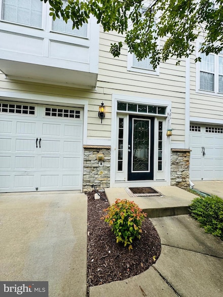 307 Monroe Point Dr, Colonial Beach, VA 22443