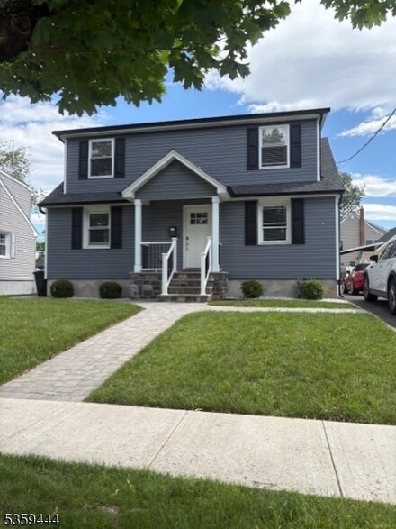 404 Walnut St, Middlesex, NJ 08846