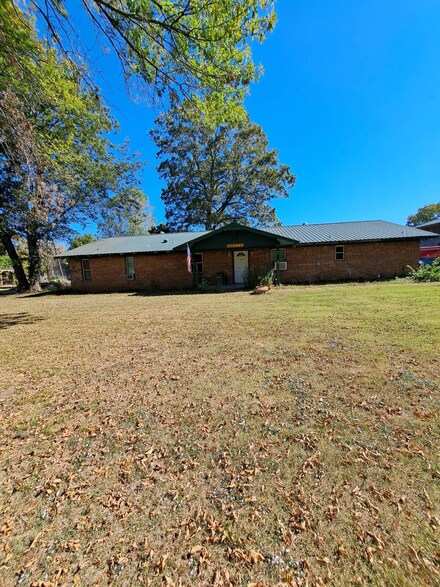 8 N Chickasaw St, Millerton, OK 74750