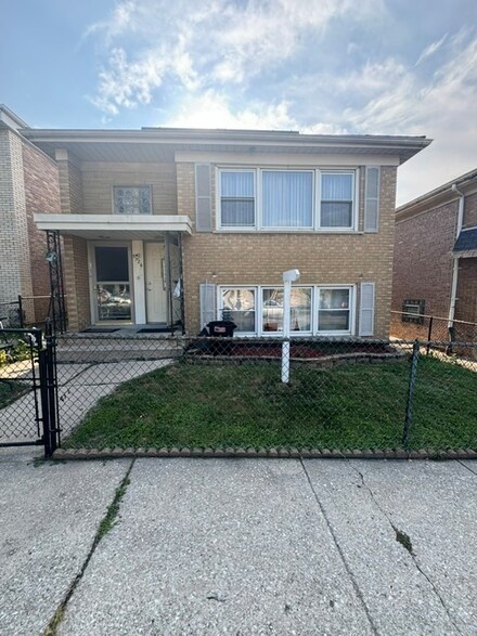 5326 S 72nd Ct, Summit, IL 60501