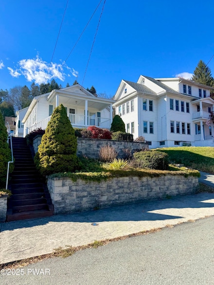 1240 Hillside Ave, Honesdale, PA 18431