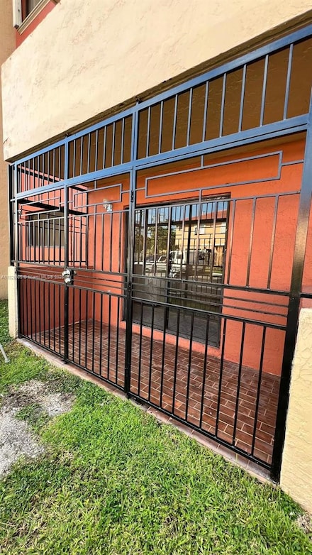 8095 NW 8th St Unit 103, Miami, FL 33126