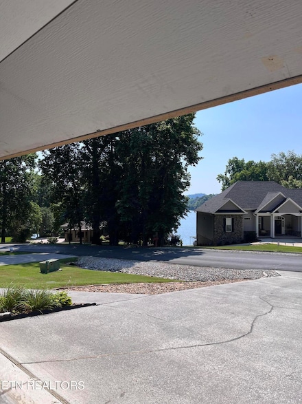 301 Cheestana Way, Loudon, TN 37774