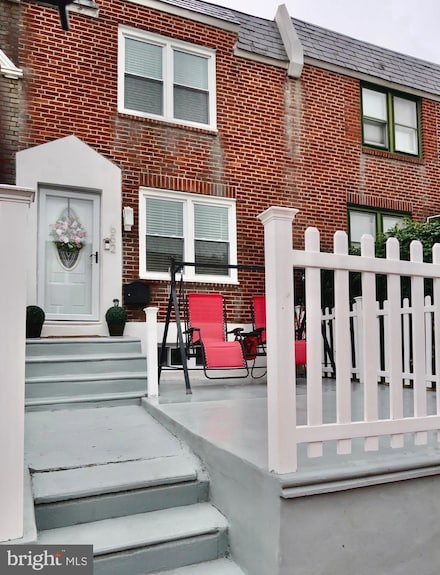 652 E Raymond St, Philadelphia, PA 19120