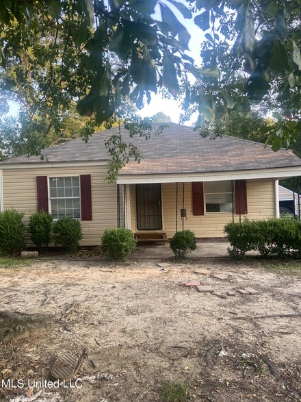 223 Decelle St, Jackson, MS 39216
