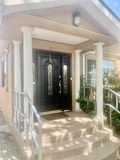 7 Lindbergh St, San Mateo, CA 94401