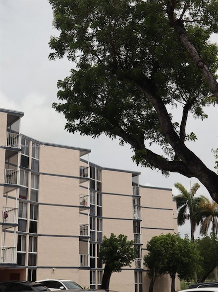 6995 NW 186th St Unit E406, Hialeah, FL 33015