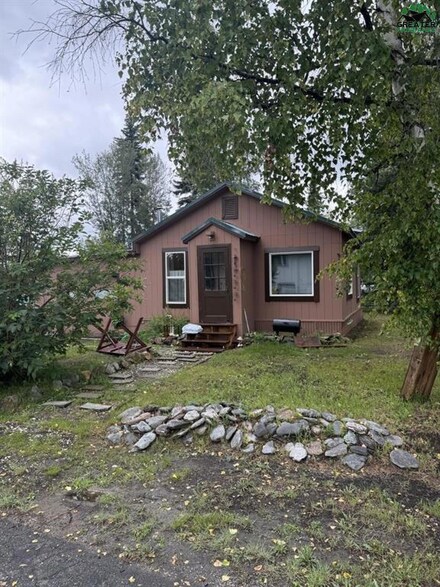 606 D St, Fairbanks, AK 99701