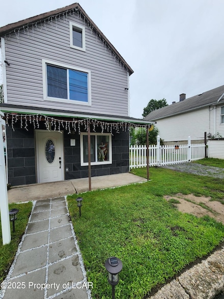 18 Center St, Plains, PA 18704