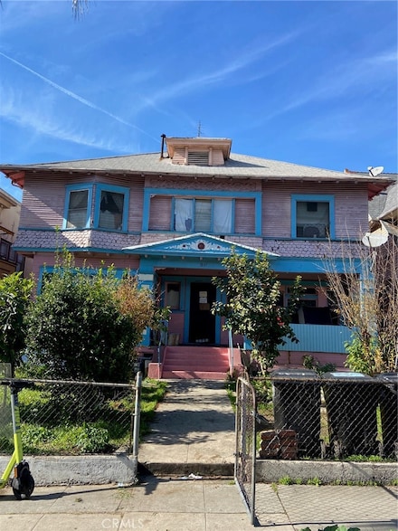 1037 S Bonnie Brae St, Los Angeles, CA 90006