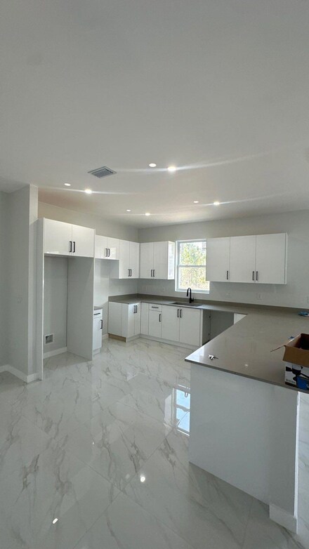842 Downer Ave S, Lehigh Acres, FL 33974