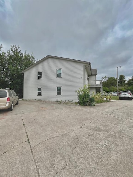 309 Falcon Ct, Norman, OK 73069