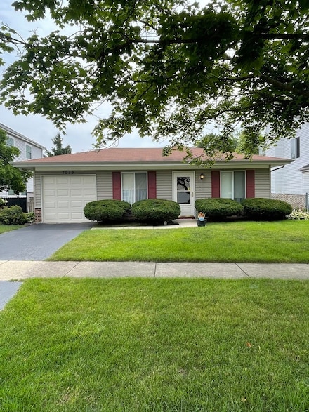 7019 Buckingham Cir, Woodridge, IL 60517
