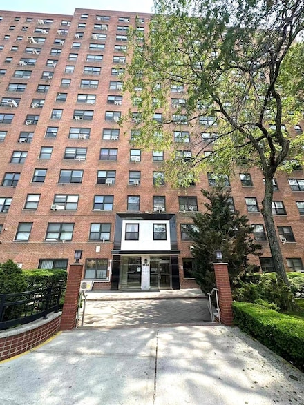 99-60 63 Rd Unit 5W, Rego Park, NY 11374