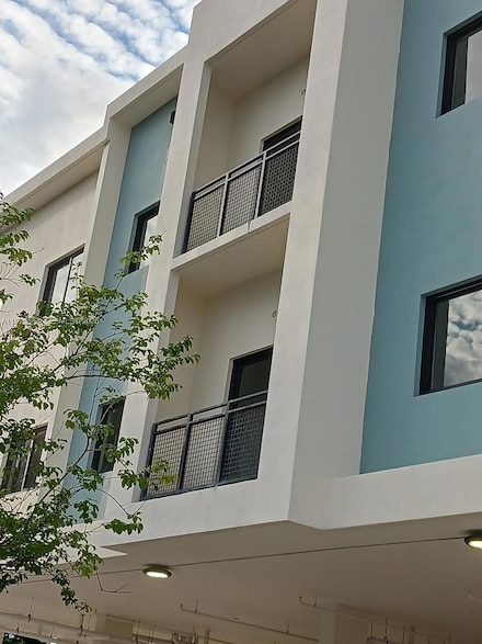 29 Palmetto Dr Unit 6, Miami Springs, FL 33166