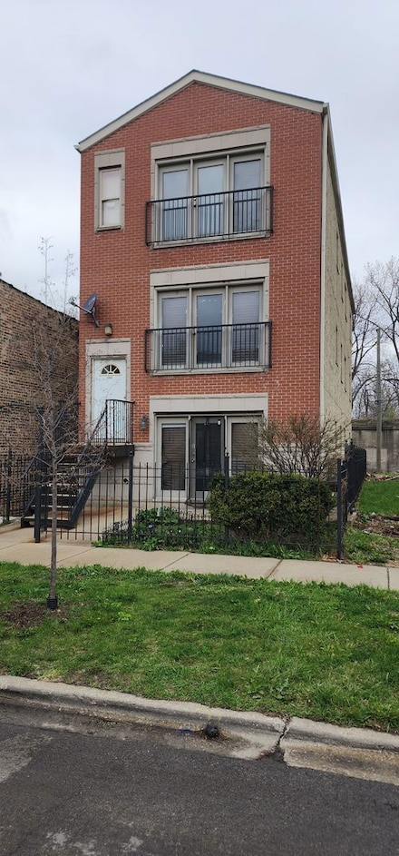 2902 W Fillmore St Unit 2, Chicago, IL 60612