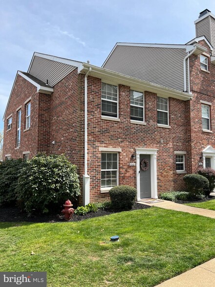 1561 Washington Ct, Mays Landing, NJ 08330