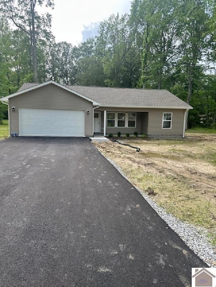 1815 Debby Dr, Paducah, KY 42003