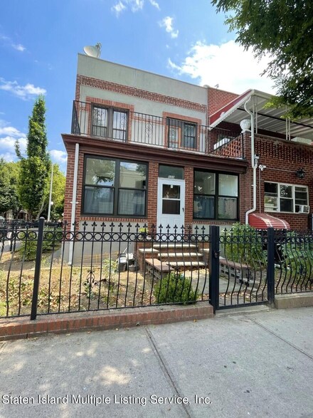 121 Chester Ave, Brooklyn, NY 11218