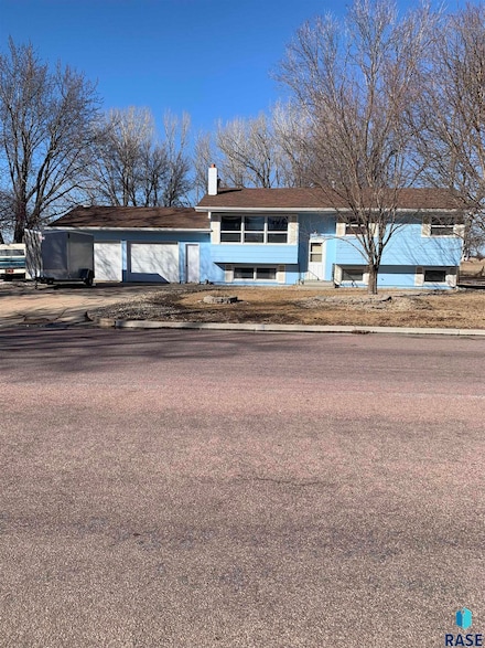 208 E 1st St, Colton, SD 57018