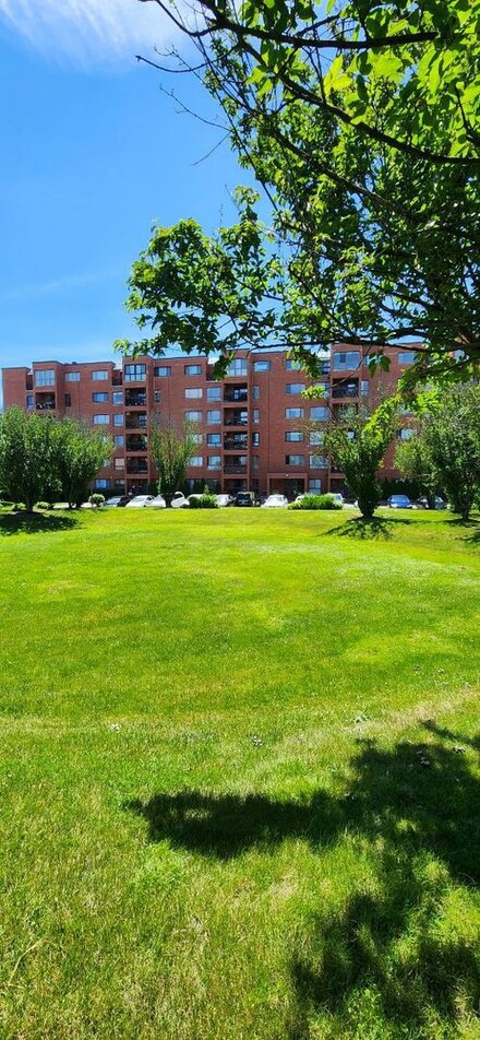 3700 Capri Ct Unit 403, Glenview, IL 60025