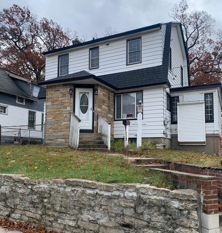 534 Dickinson St SE, Grand Rapids, MI 49507
