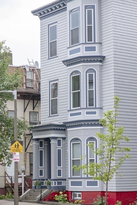 63 Monmouth St Unit 2, Boston, MA 02128