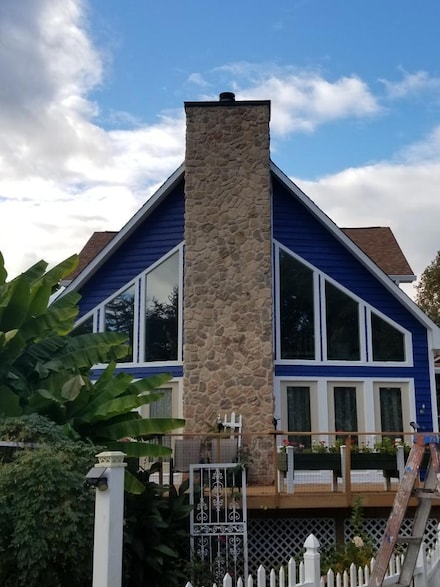 104 Driftwood Ct, Moneta, VA 24121