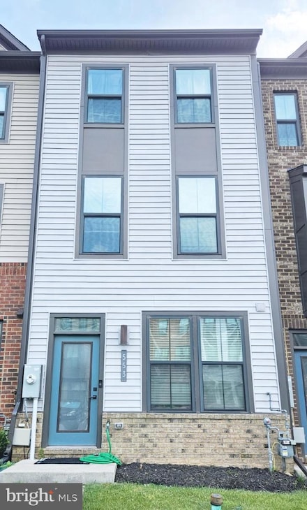 553 Levanna Ln, Glen Burnie, MD 21060