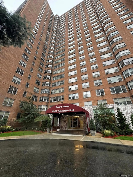 70-25 Yellowstone Blvd Unit 1 Y, Forest Hills, NY 11375