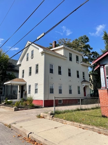 47 Star St, Pawtucket, RI 02860