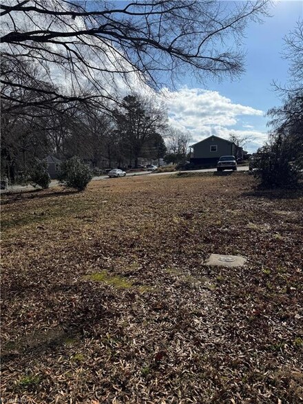 1509 Vaughn Rd, Burlington, NC 27217