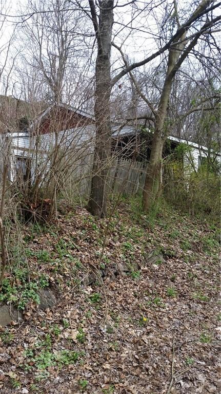 916 S Chestnut St, New Cumberland, WV 26047