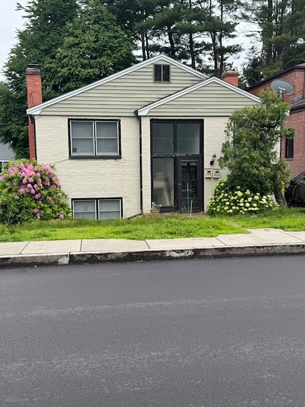 800 Heath St Unit 800, Chestnut Hill, MA 02467