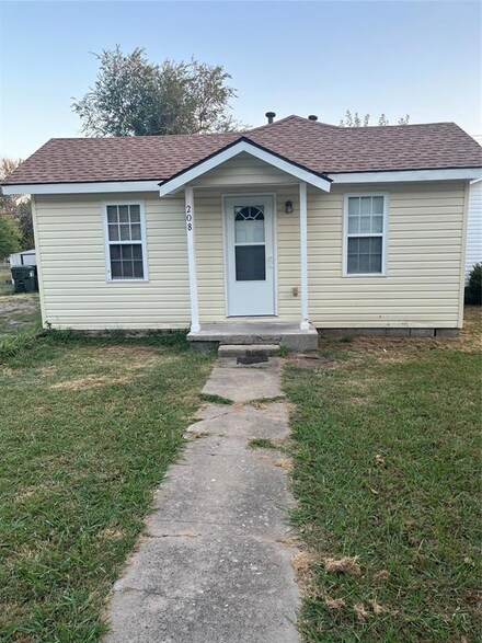 208 W Johnson St, Norman, OK 73069