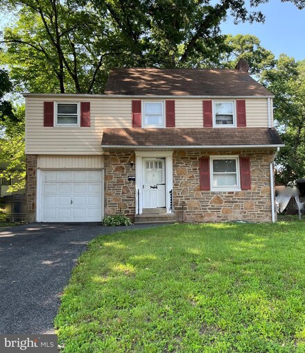 102 Forest Dr, Wilmington, DE 19804