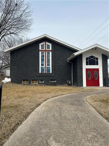 1100 Main St, Osawatomie, KS 66064