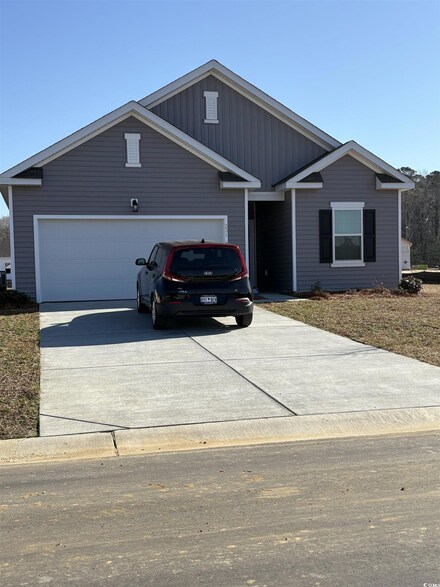 231 Linares St, Loris, SC 29569