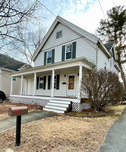 20 Hodges St, Attleboro, MA 02703