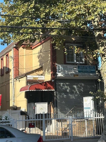 10412 121st St, South Richmond Hill, NY 11419