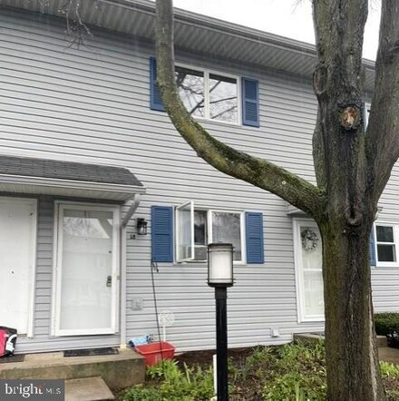 18 Fredericksburg Ct, State College, PA 16803